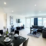 Artistic And Luxurious Apt With Sea View. Beach Side
