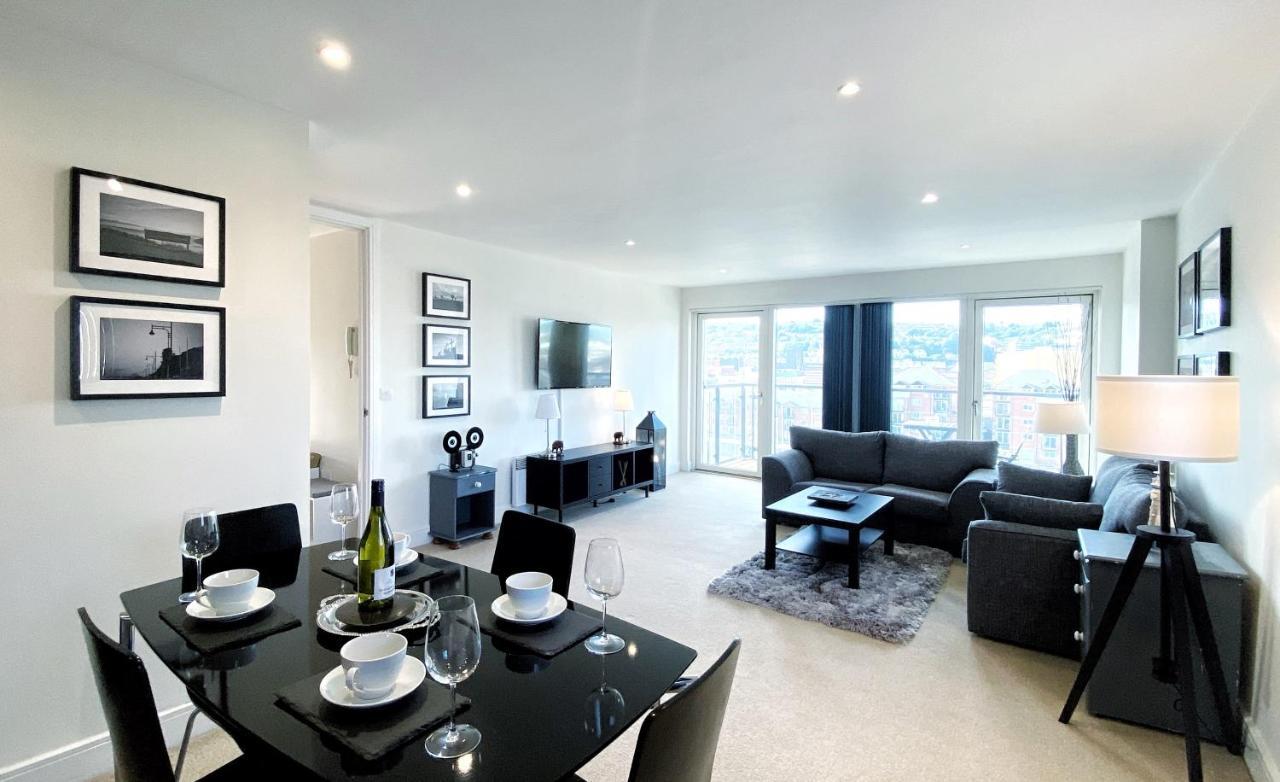 Apartment Artistic And Luxurious With Sea View. Side *
