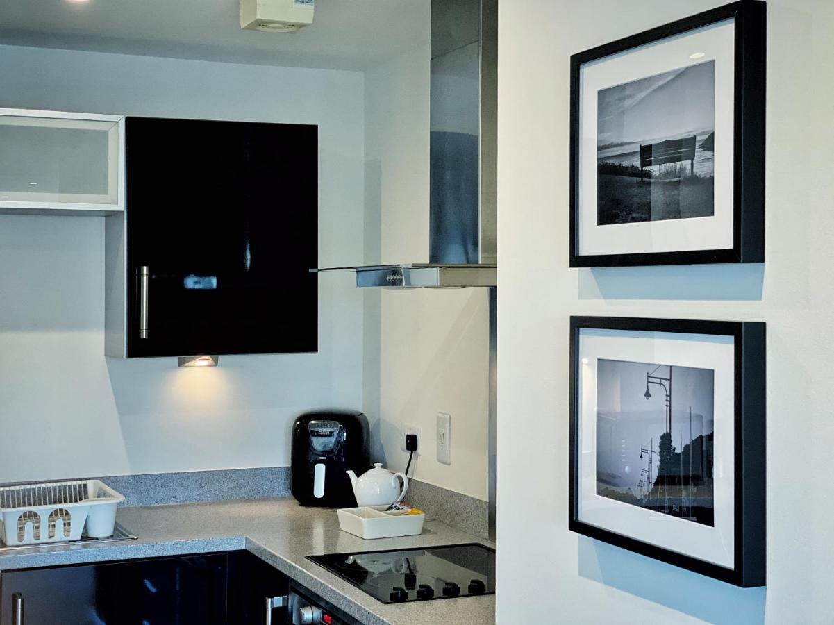 Artistic And Luxurious With Sea View. Side * Swansea