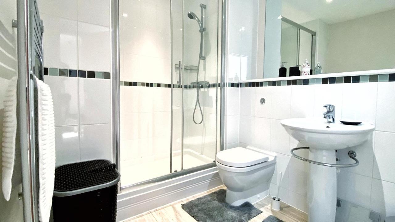 Artistic And Luxurious With Sea View. Side Apartment