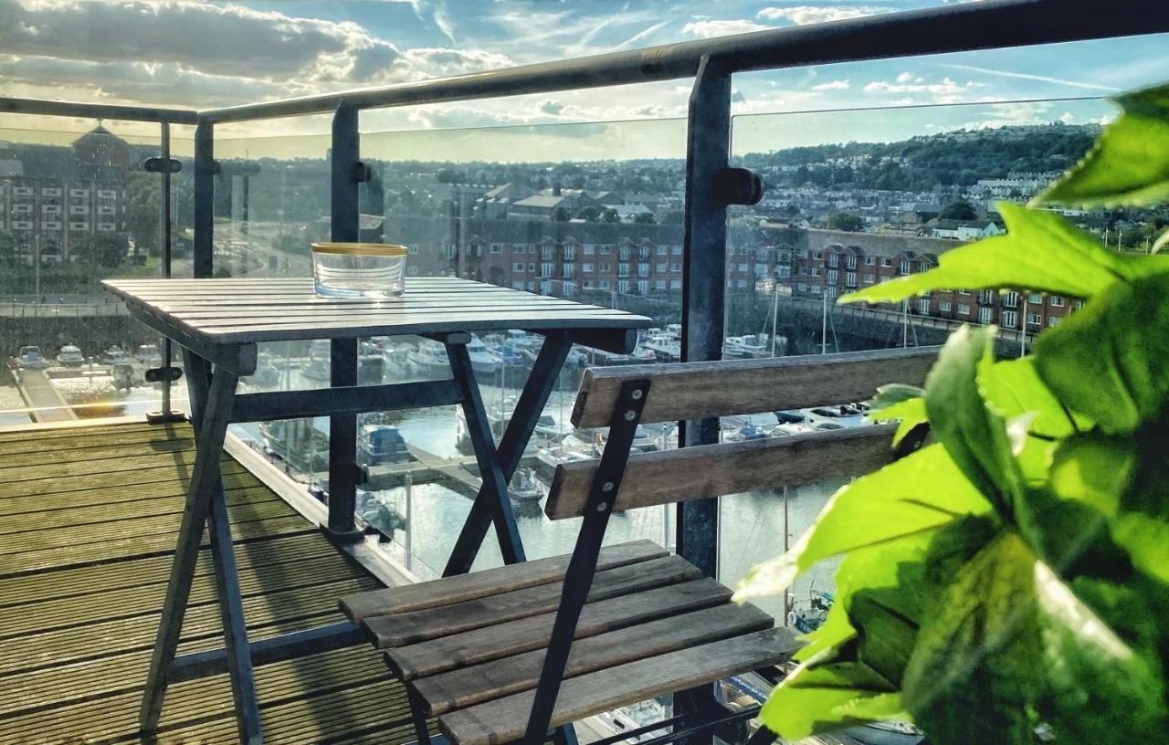 Apartment Artistic And Luxurious With Sea View. Side Swansea