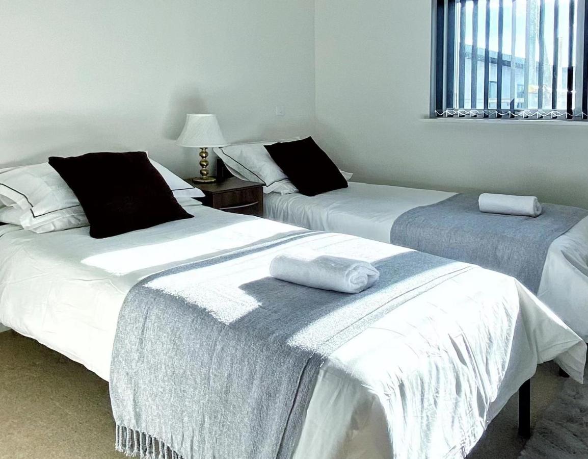 Artistic And Luxurious With Sea View. Side Apartment Swansea